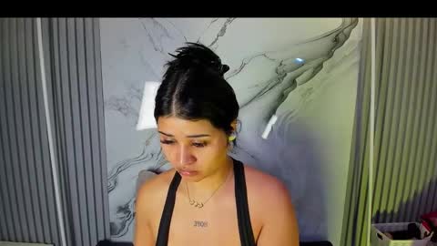 Venusowen  online show from May 25, 2:05 pm