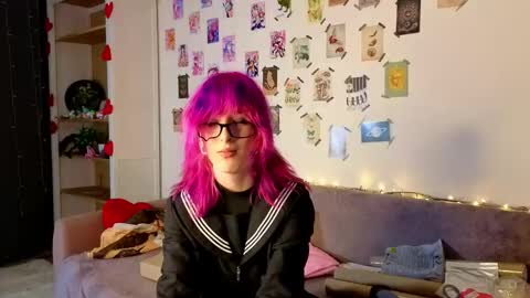 Erica online show from April 26, 8:28 pm