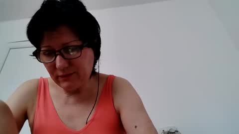 Vera online show from May 6, 5:44 am