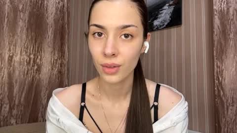 Ayla online show from April 5, 4:06 pm