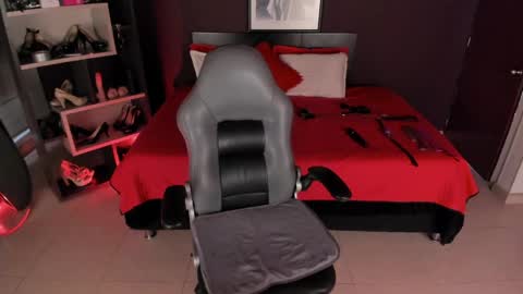 Vero Milf online show from May 4, 7:17 pm