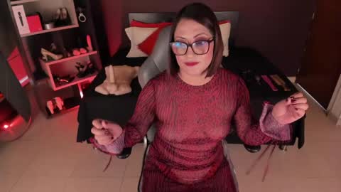 Vero Milf online show from May 15, 7:05 pm