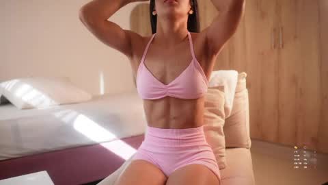 Veronica online show from May 19, 1:07 pm