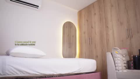 Veronica online show from November 22, 3:37 pm