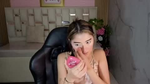 veronicaa_s online show from May 16, 8:08 pm