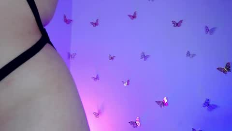 VeronicaOlsonn online show from April 18, 12:29 pm