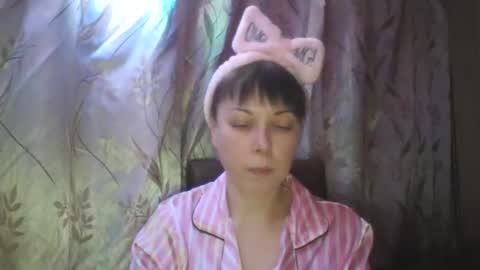 Snapshot of veronika_xi chatting on March 1, 6:43 pm veronika_xi online show from March 1, 6:43 pm