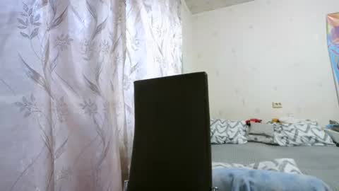 Snapshot of veronika_xi chatting on October 2, 8:19 am veronika_xi online show from October 2, 8:19 am
