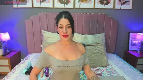 Snapshot of veronnica_fox chatting on February 25, 12:05 pm Veronica online show from February 25, 12:05 pm
