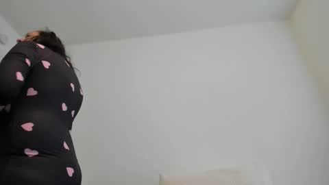 verysassypeachgoddess online show from April 20, 12:30 pm