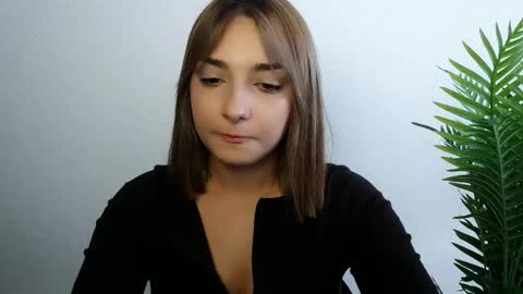 Ana online show from May 13, 1:39 pm