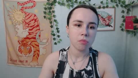 veryveryvery_shy online show from May 25, 5:28 am