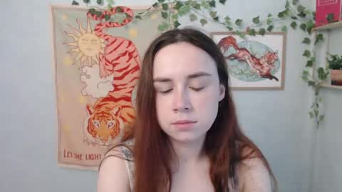veryveryvery_shy online show from May 14, 6:30 am