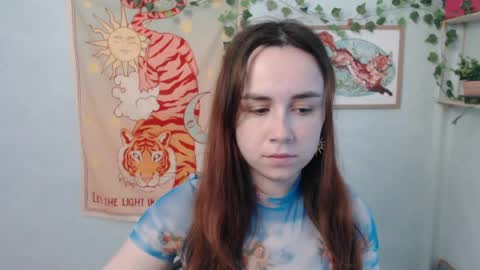 veryveryvery_shy online show from May 15, 6:38 am