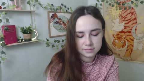 veryveryvery_shy online show from April 6, 5:19 am