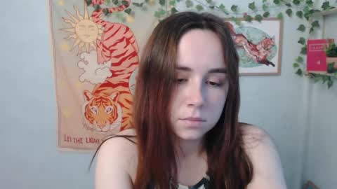 veryveryvery_shy online show from May 16, 6:49 am