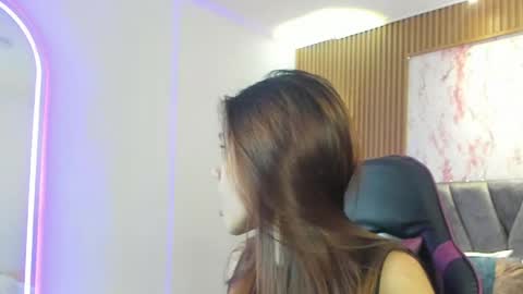 Vi  online show from April 7, 7:16 pm