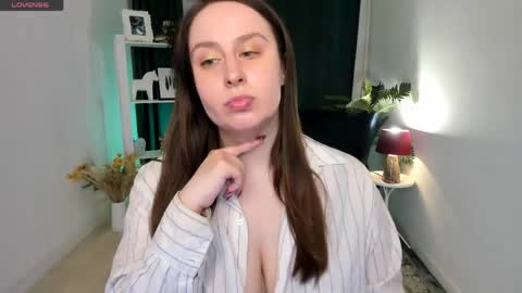 Camilla online show from May 26, 11:31 am