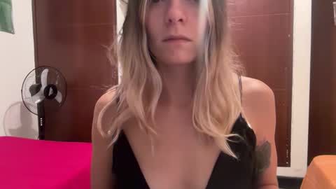 papichulo y mamichula online show from April 6, 2:00 am