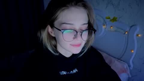 Vi online show from November 19, 12:10 am