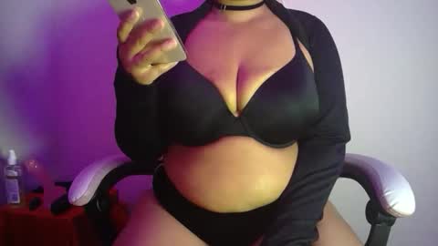 vibe_xxxo online show from March 29, 5:06 am