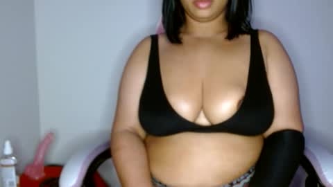vibe_xxxo online show from May 22, 5:27 am