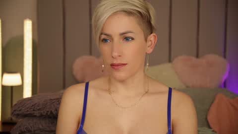 vickysecret96 online show from February 2, 5:37 pm