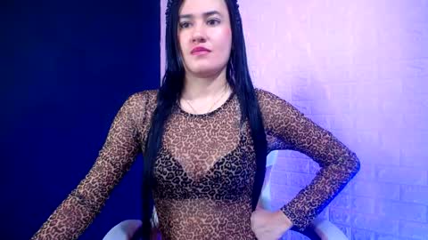 victoria_1126 online show from May 16, 7:35 pm