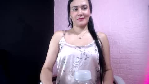 victoria_1126 online show from May 11, 8:50 pm