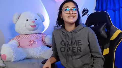 victoria online show from March 25, 6:11 pm