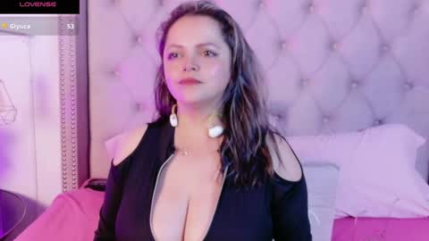 victoria_cherry_ online show from May 13, 4:24 pm