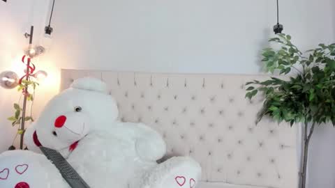 Victoria online show from May 11, 8:06 pm