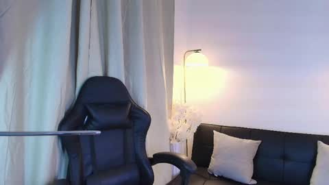 Victoria Collins online show from May 14, 3:12 am