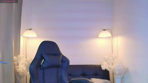 Victoria Collins online show from May 10, 4:42 pm