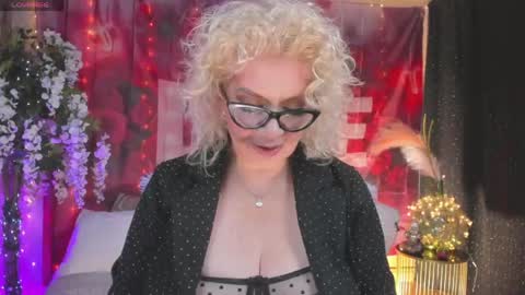 diorvictoria9 online show from May 13, 6:35 pm