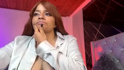 victoria_floyd1 online show from May 15, 7:22 am