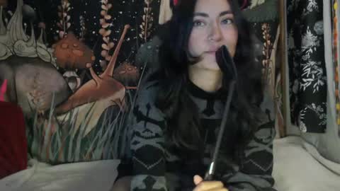 Victoria online show from May 22, 9:02 pm