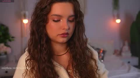 Snapshot of victoria_karma chatting on September 18, 10:36 am online show from September 18, 10:36 am