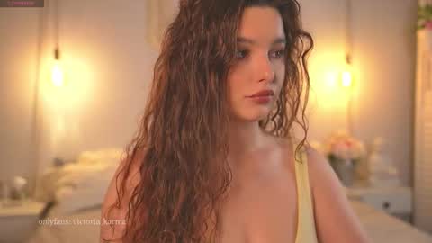 Snapshot of victoria_karma chatting on October 10, 2:44 pm online show from October 10, 2:44 pm