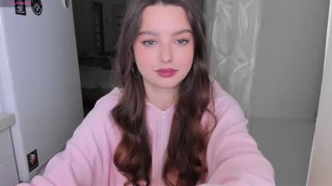 Snapshot of victoria_karma chatting on February 14, 3:05 pm online show from February 14, 3:05 pm