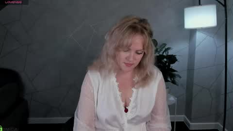 Victoria My schedule for the week 2 GMT 3am-9am TuWeThFrSa online show from May 17, 1:16 am