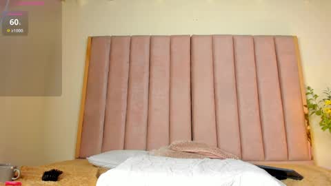 VICTORIA online show from April 8, 9:39 pm