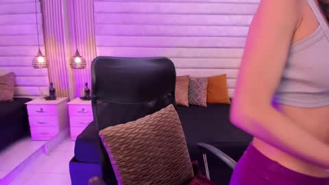 victoriaablair online show from May 11, 8:17 pm
