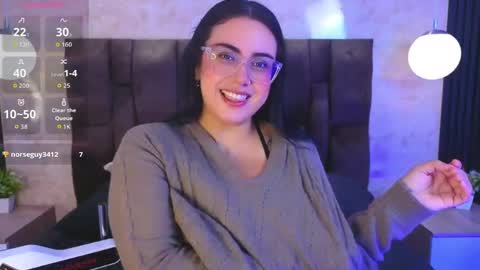 Victoria Andrade online show from May 7, 12:31 pm