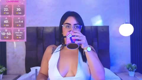 Victoria Andrade online show from May 16, 11:53 am