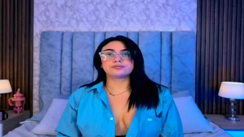 Victoria Andrade online show from May 25, 12:26 pm