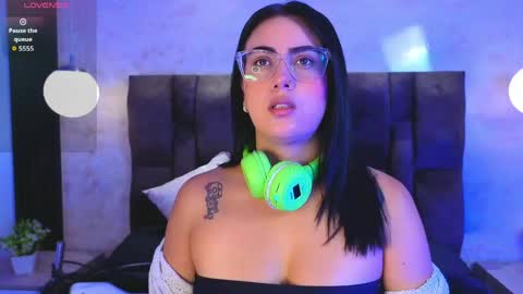 Victoria Andrade online show from May 11, 12:18 pm