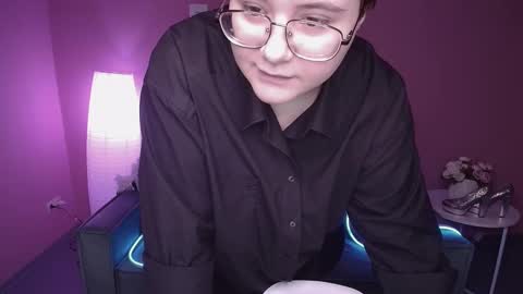 Victoria online show from December 18, 12:07 pm