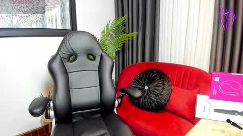 victoriapaker online show from February 7, 10:41 am