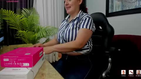 victoriapaker online show from May 3, 11:46 am